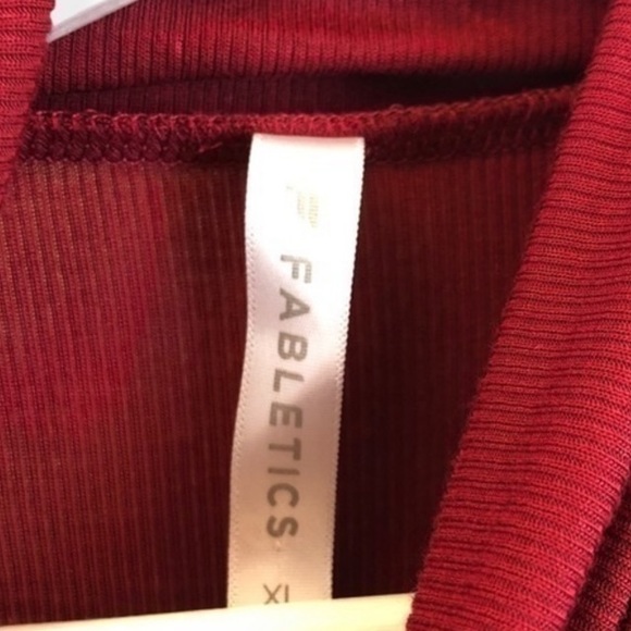 Fabletics Red Long Sleeve Turtleneck Top - Picture 6 of 7